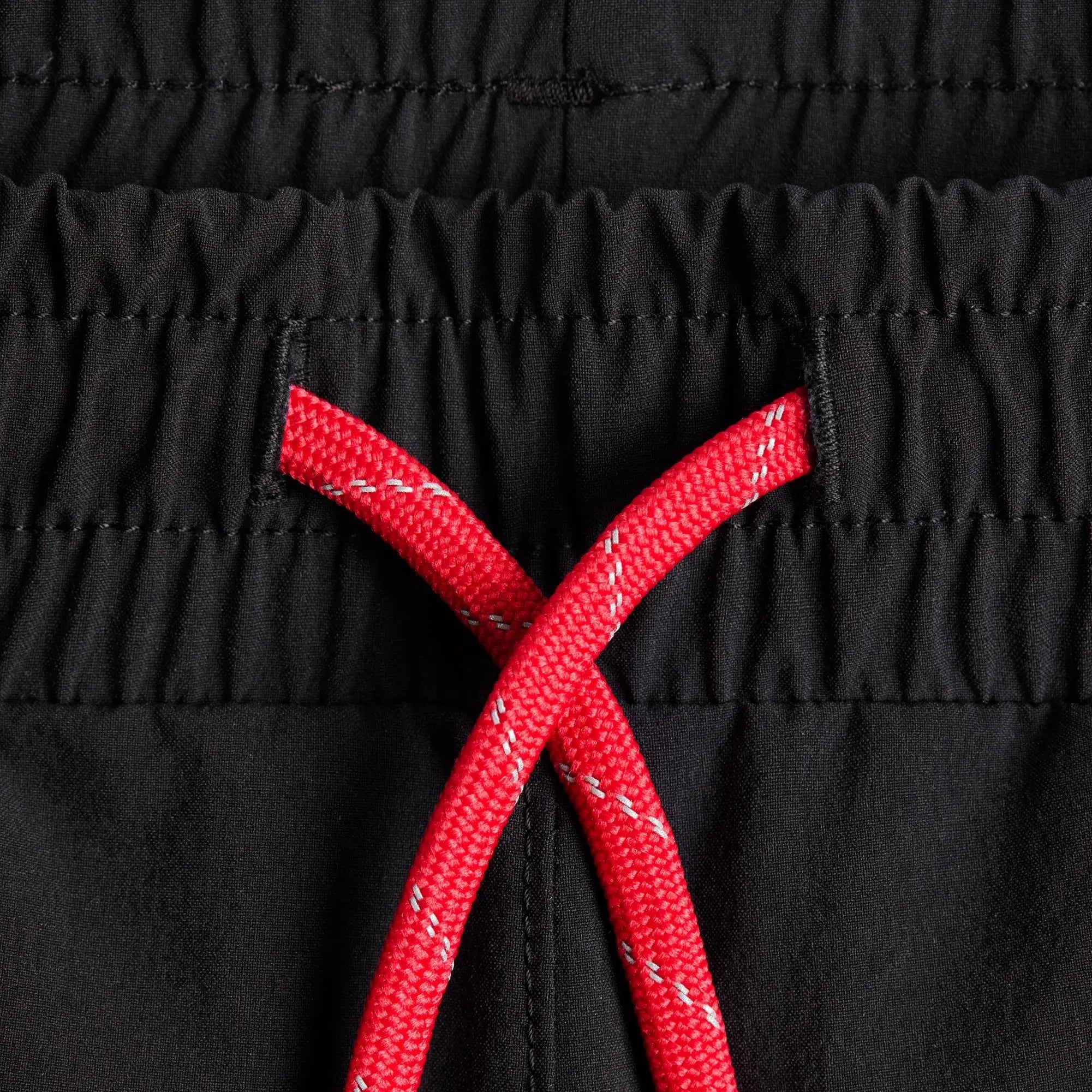 Layered Pocketed Trail Shorts · Hombre