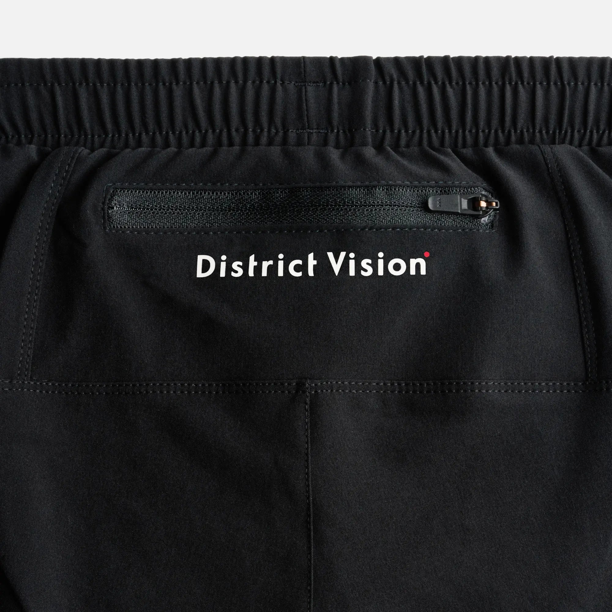 Layered Trail Shorts · Mujer