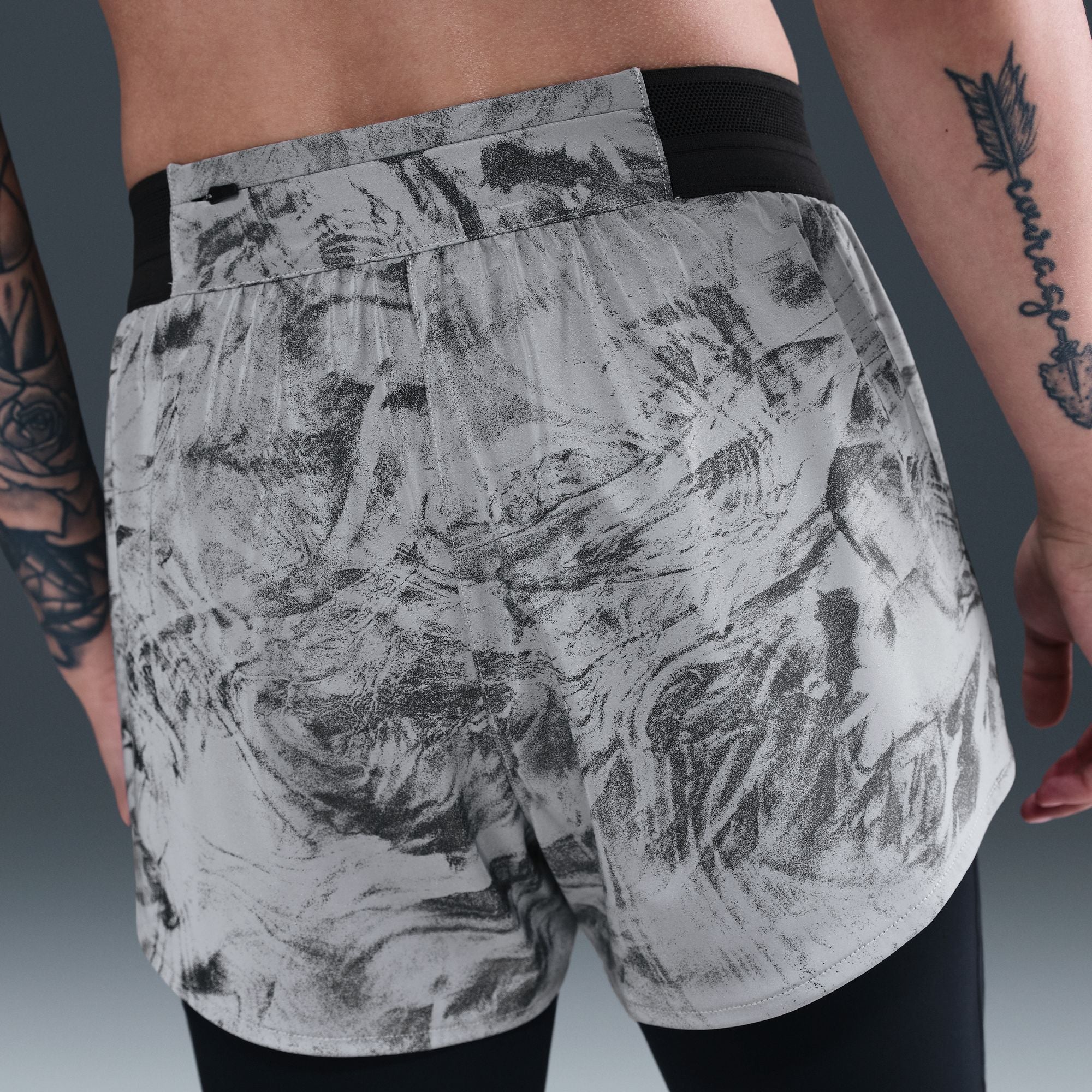 Nike Swift Shorts 2 en 1 · Mujer