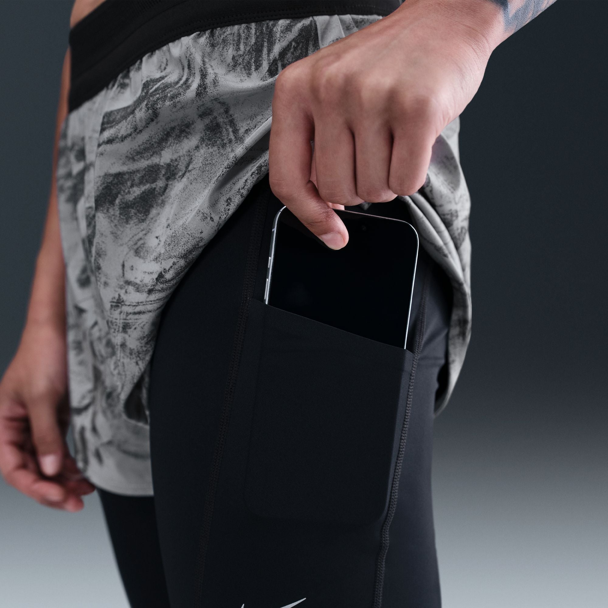 Nike Swift Shorts 2 en 1 · Mujer