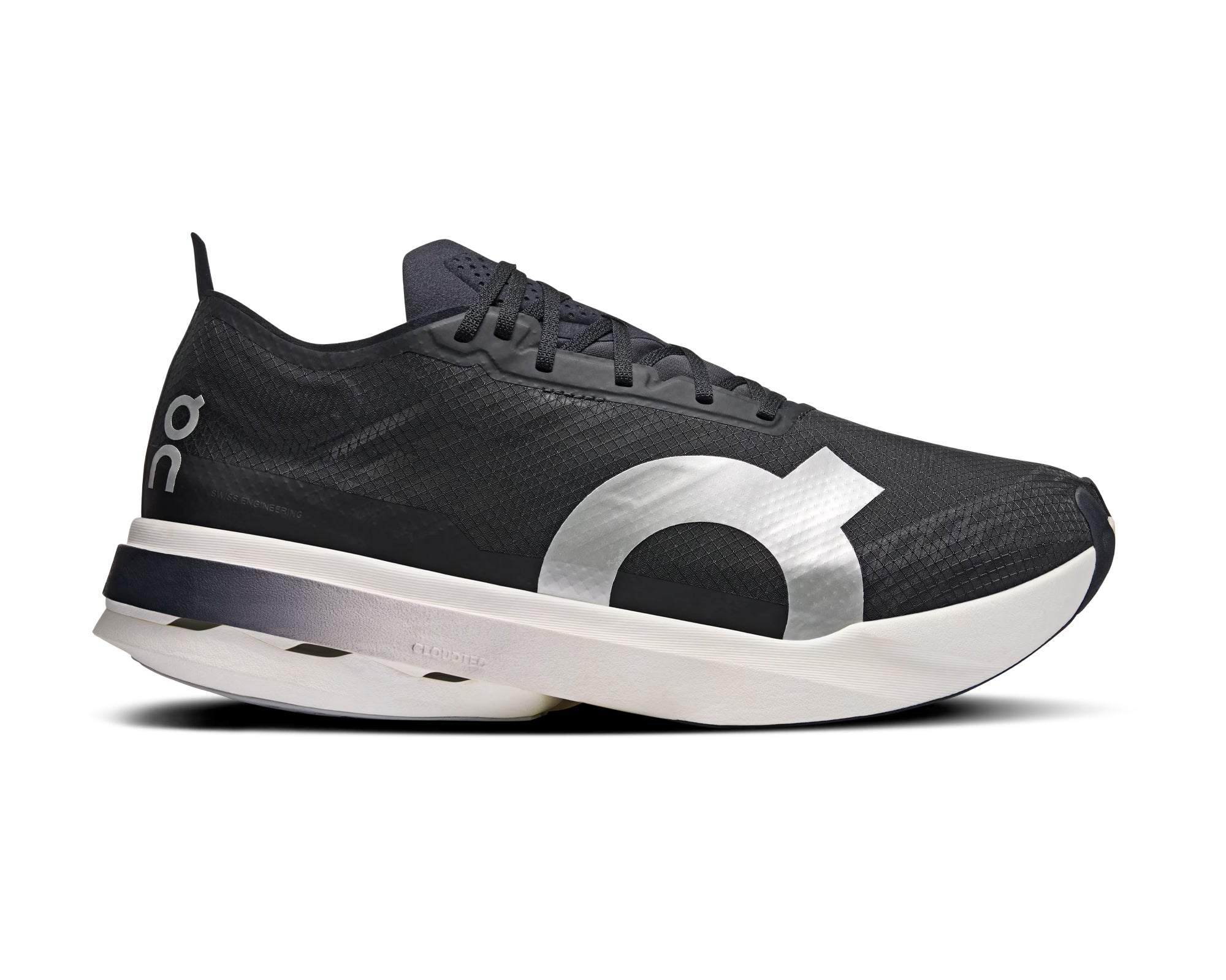 ON Cloudboom Strike Hombre Black/White
