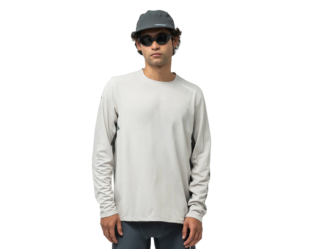 Playera deportiva Hermanos Koumori LS AOP Light Training para hombre