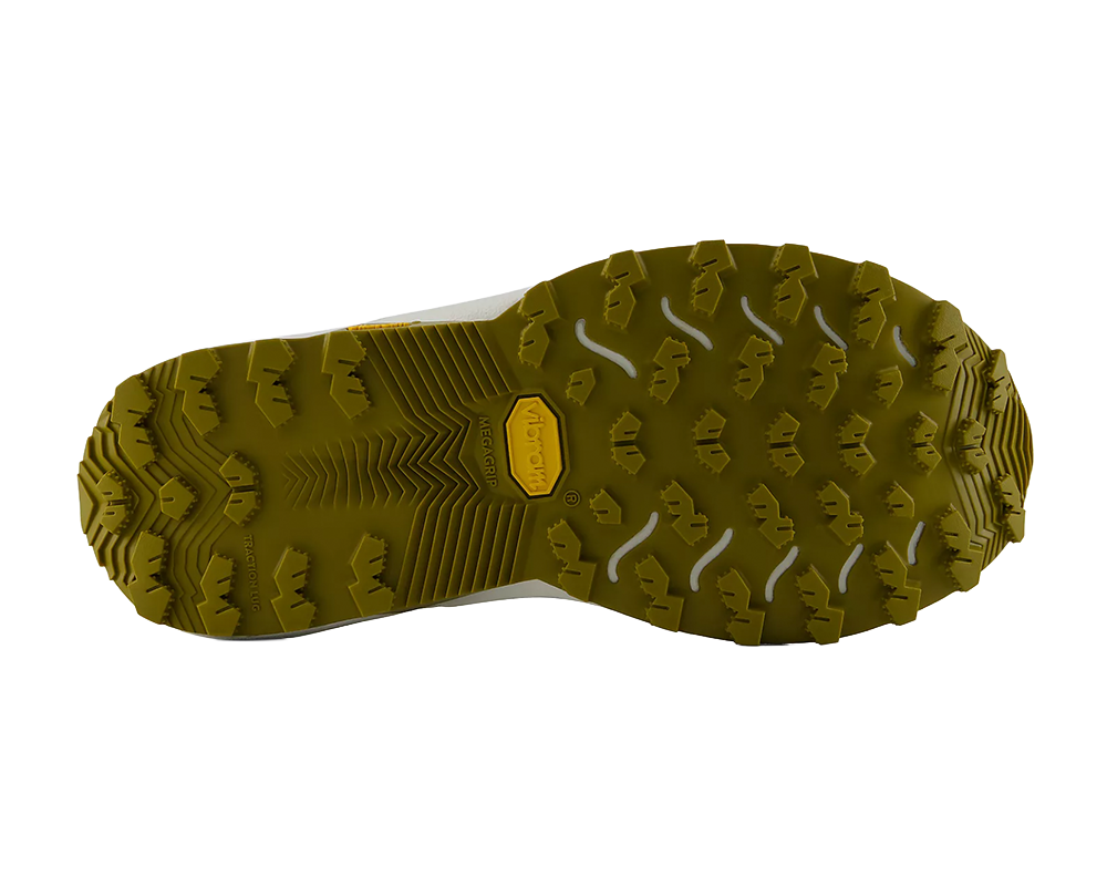 Tenis de montaña New Balance FuelCell Rebel Trail para mujer