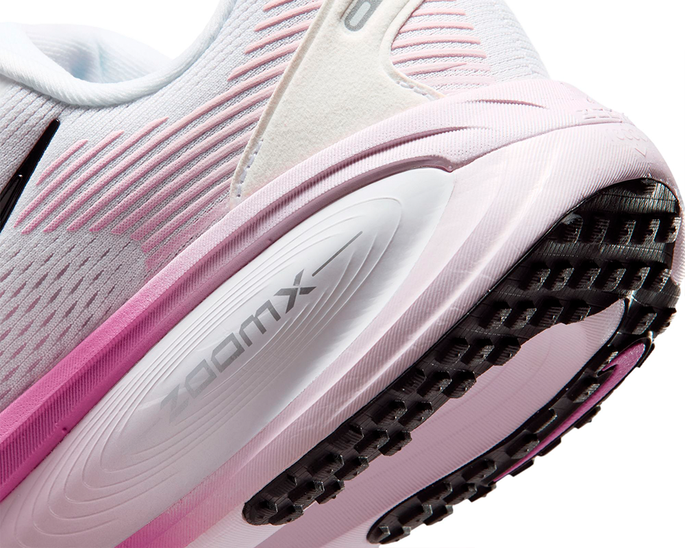 Tenis de pavimento Nike Vomero 18 para mujer