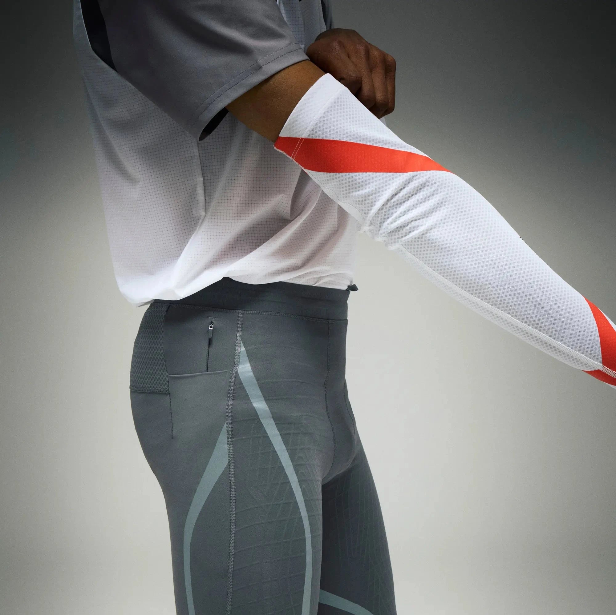 Lightweight Desert Comp Arm Guard · Unisex