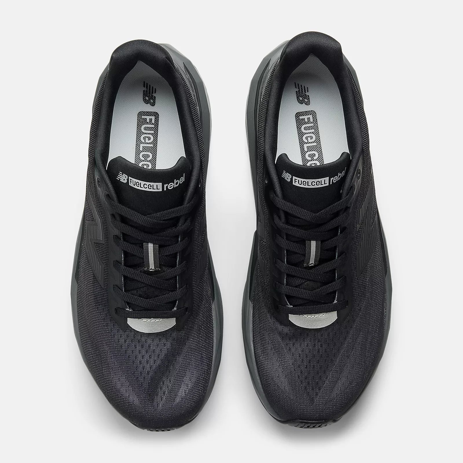 New Balance FuelCell Rebel v5 · Hombre