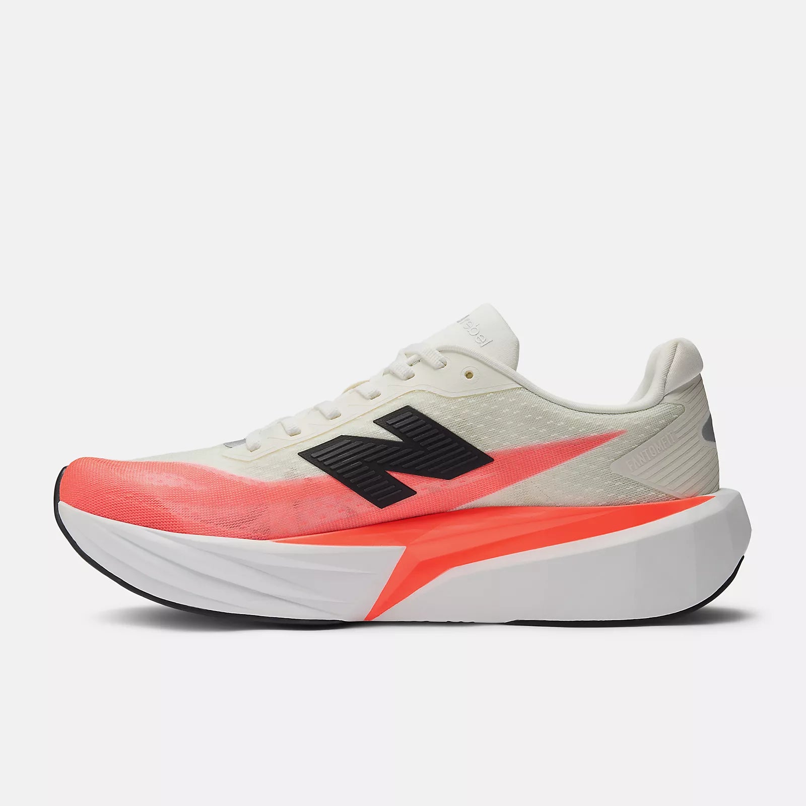 New Balance FuelCell Rebel v5 · Hombre