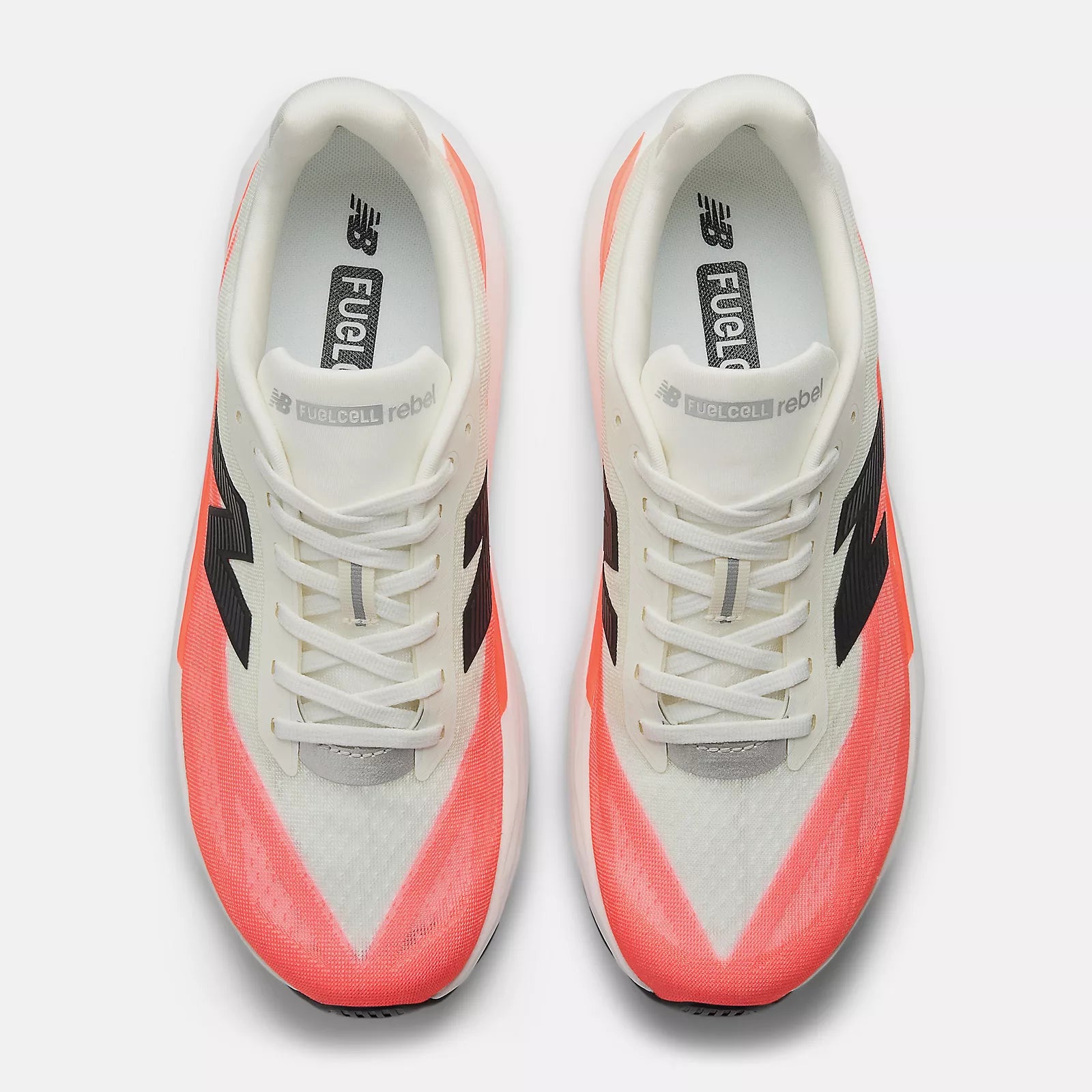 New Balance FuelCell Rebel v5 · Hombre