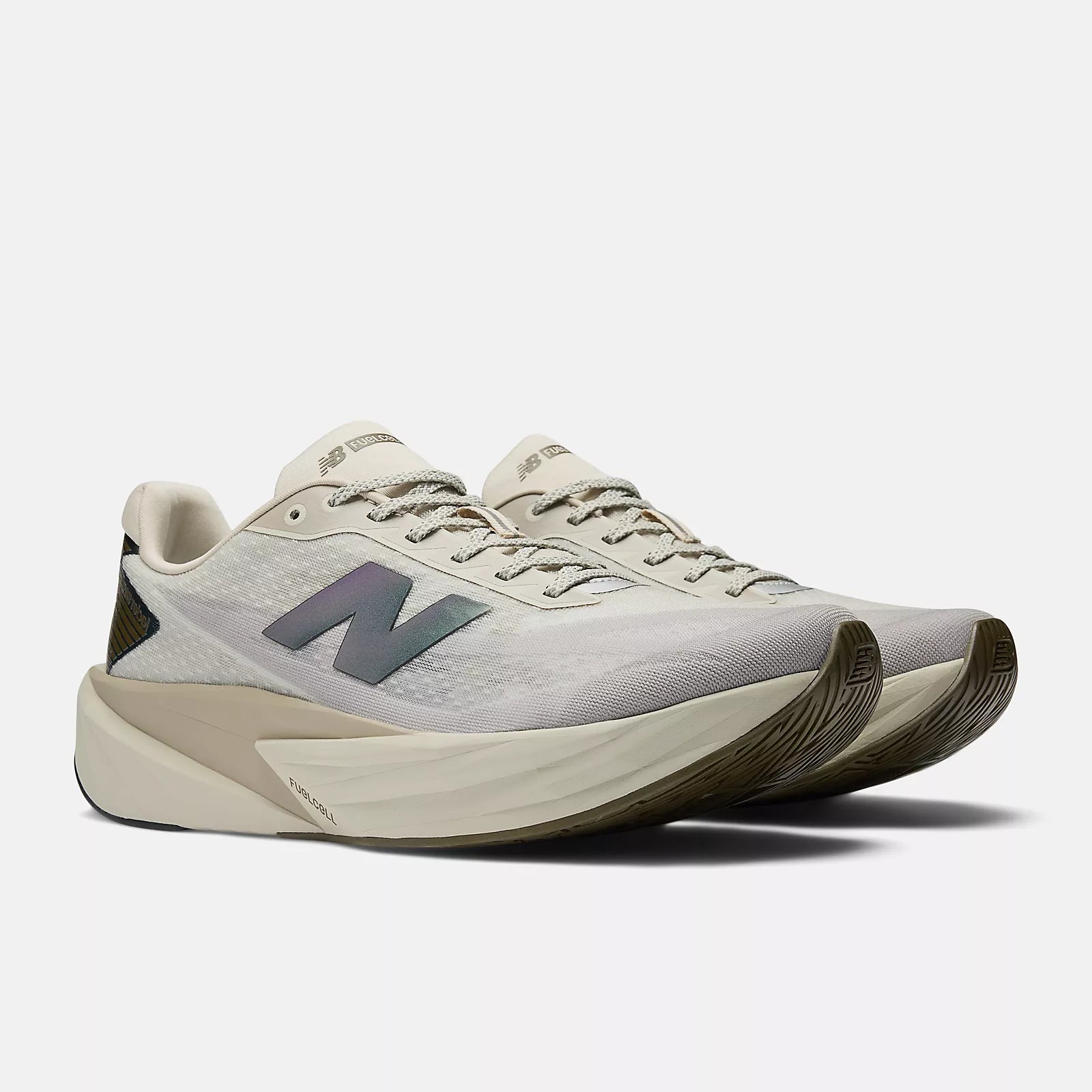 New Balance FuelCell Rebel v5 · Hombre