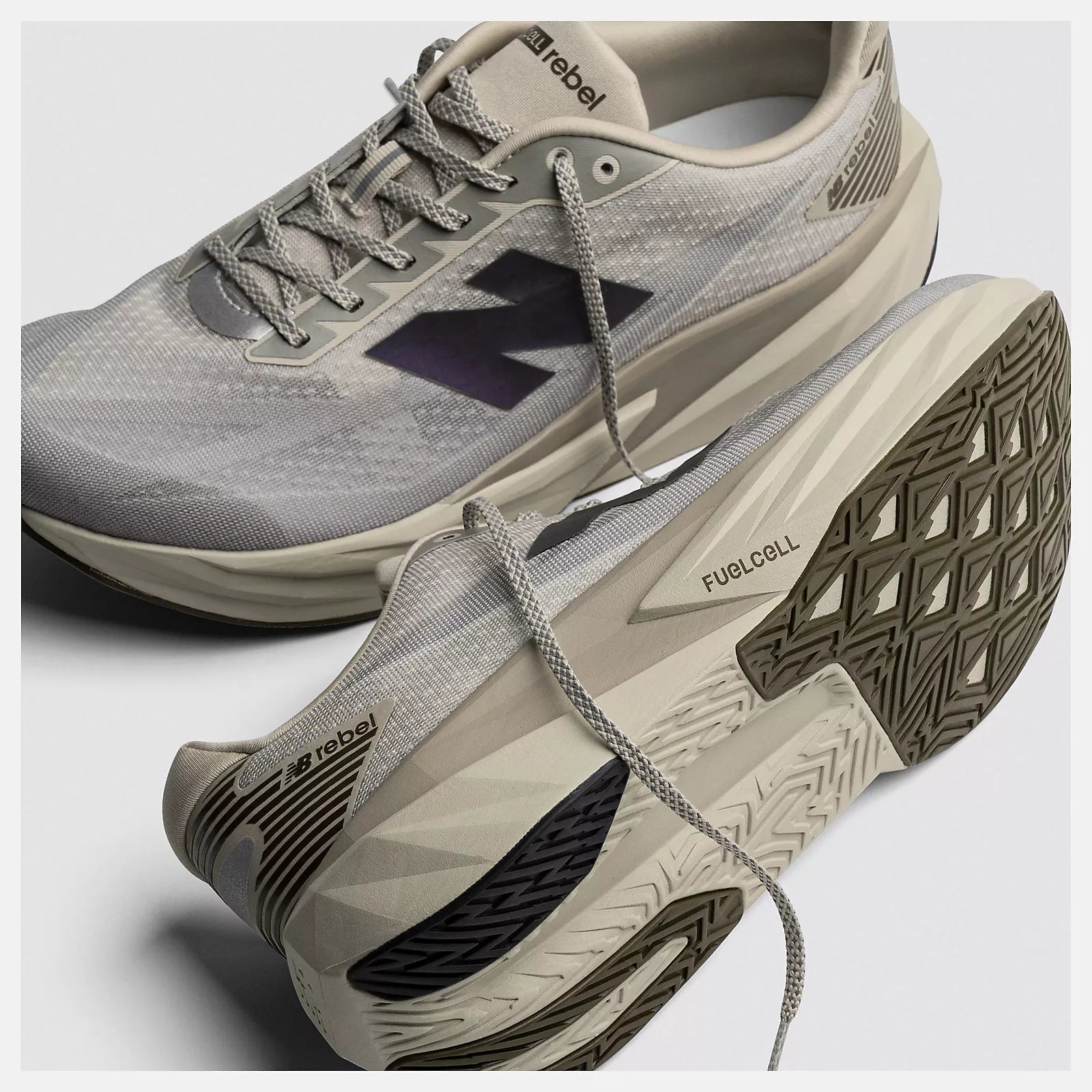 New Balance FuelCell Rebel v5 · Mujer