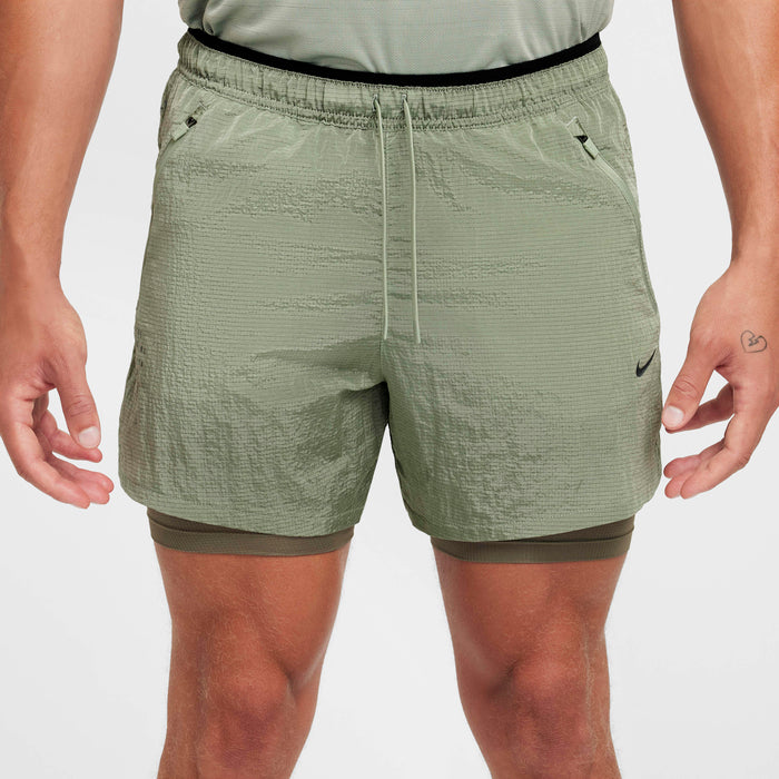 Nike Stride Running Division Shorts 5' · Hombre