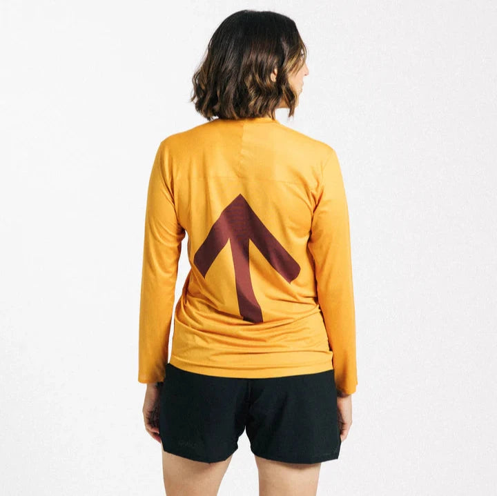 AROW Lightweight Long Sleeve  · Unisex