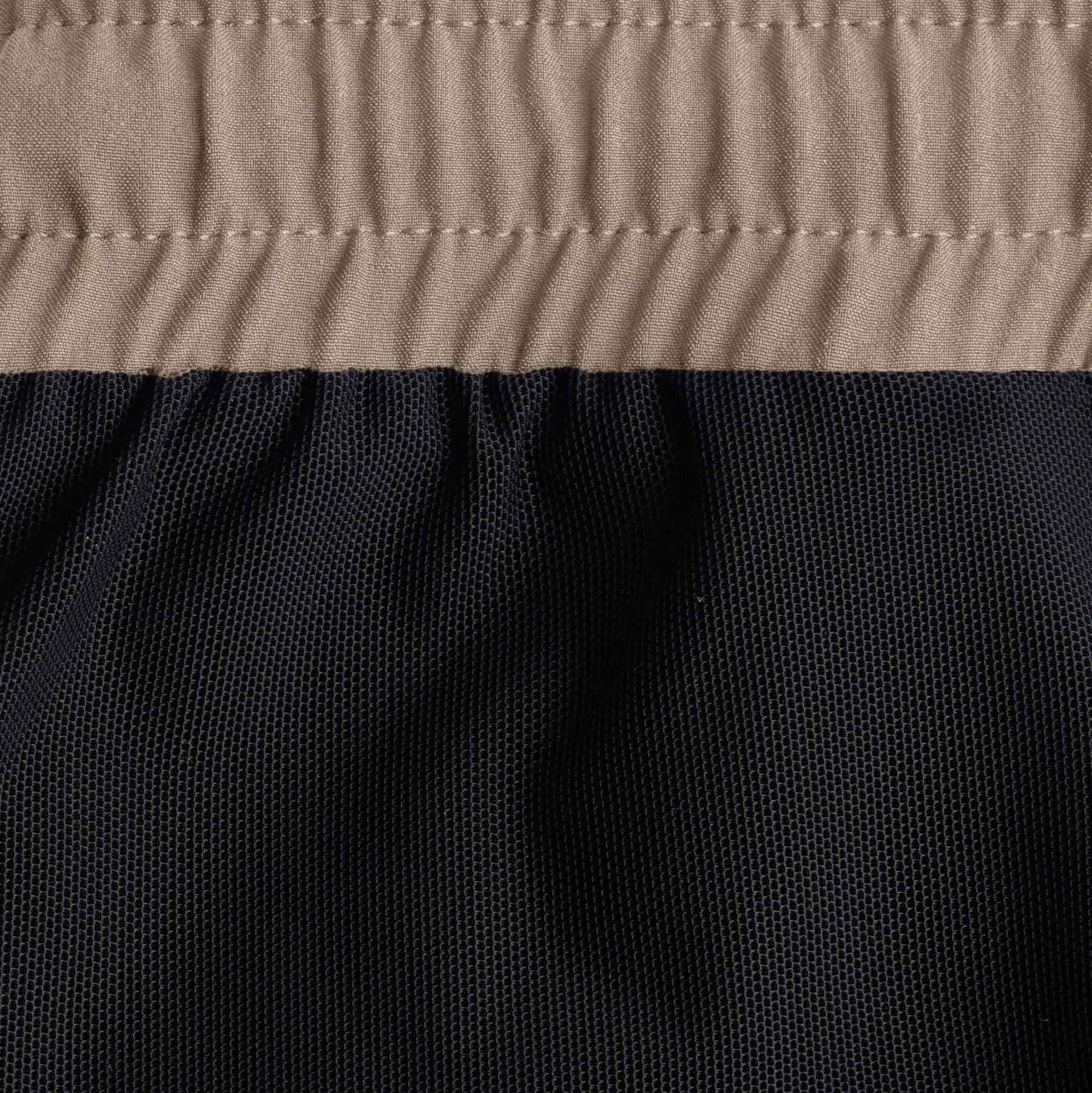 District Vision 5in Training Khaki Shorts - Hombre
