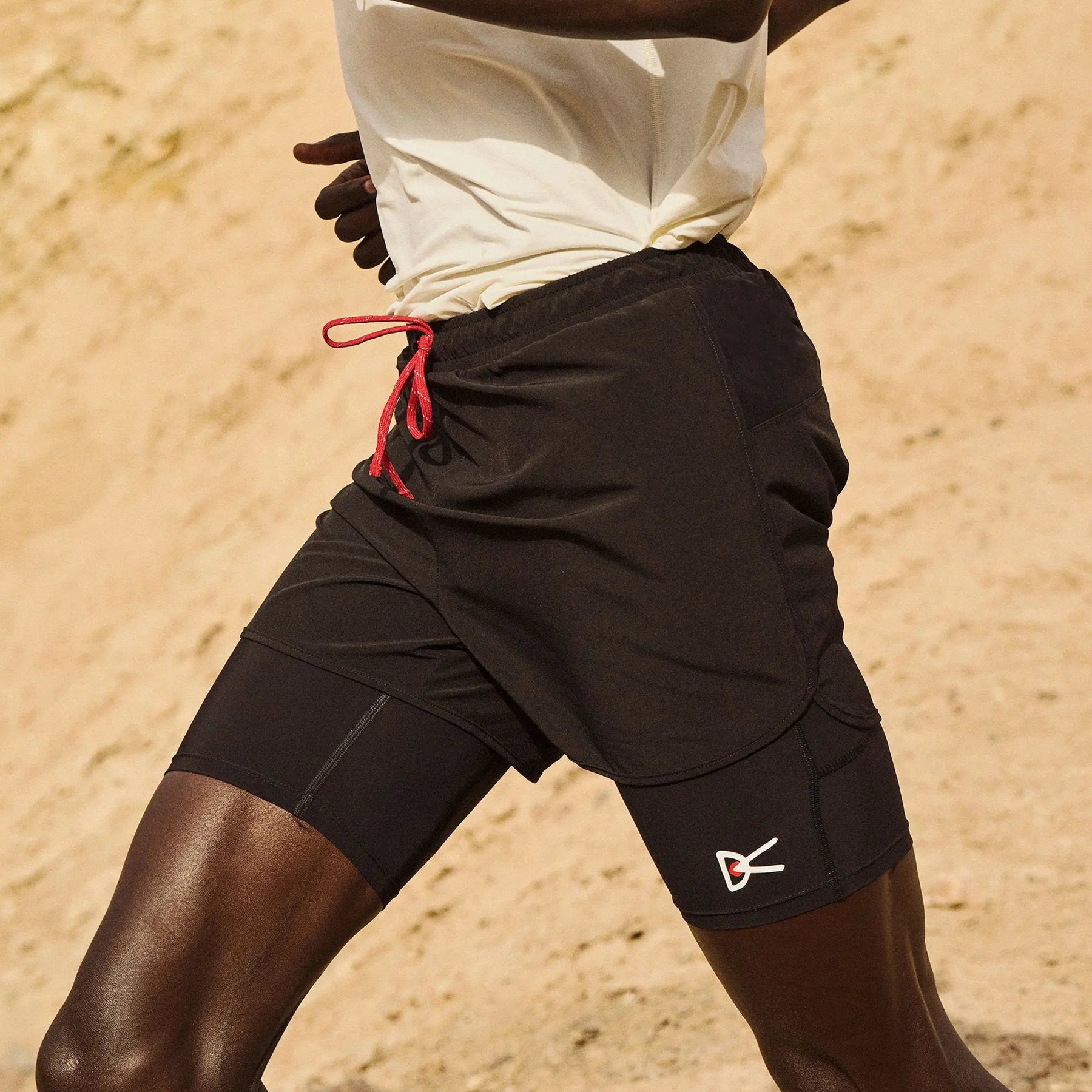 Layered Pocketed Trail Shorts · Hombre