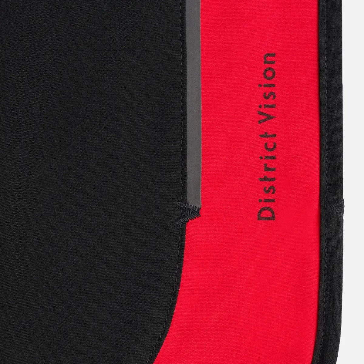 District Vision 2in Paneled Training Short Black/Team Red- Hombre
