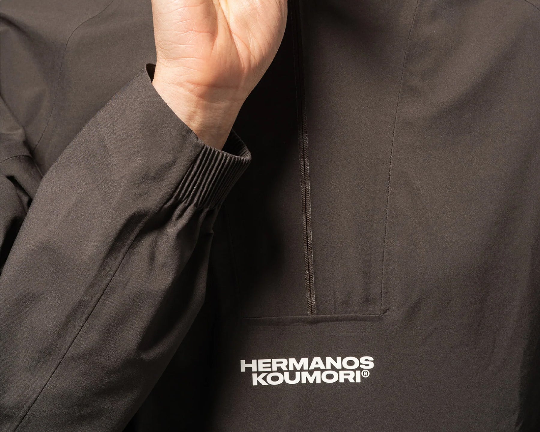 Hermanos Koumori HI-TECH ANORAK - Unisex