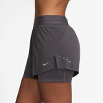 Nike Swift 2-in-1 Shorts · Mujer