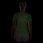 Nike Swift Tee Dri-FIT · Mujer