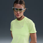 Nike Swift Tee Dri-FIT · Mujer