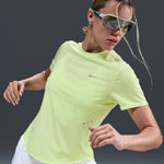 Nike Swift Tee Dri-FIT · Mujer