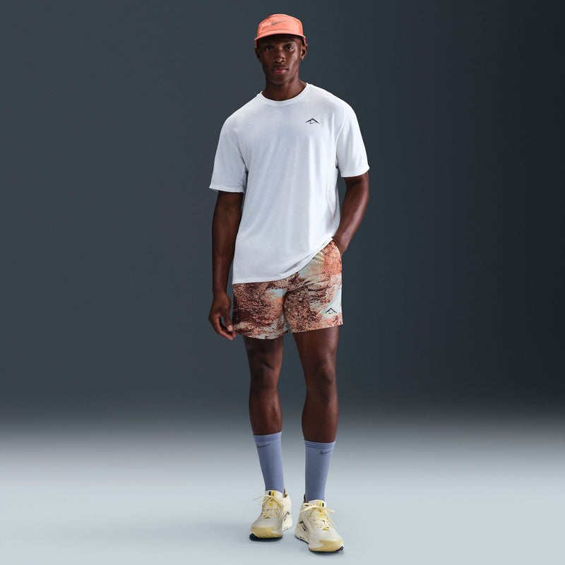 Nike Dri-Fit Trail AOP 6" Short · Hombre