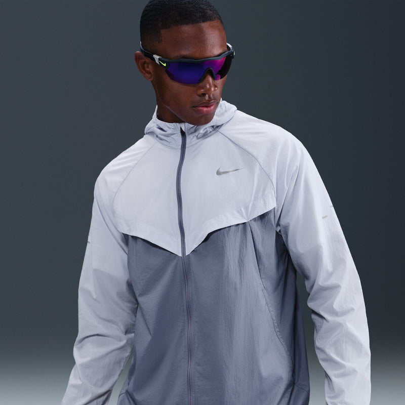 Nike Stride Chamarra Repel UV · Hombre