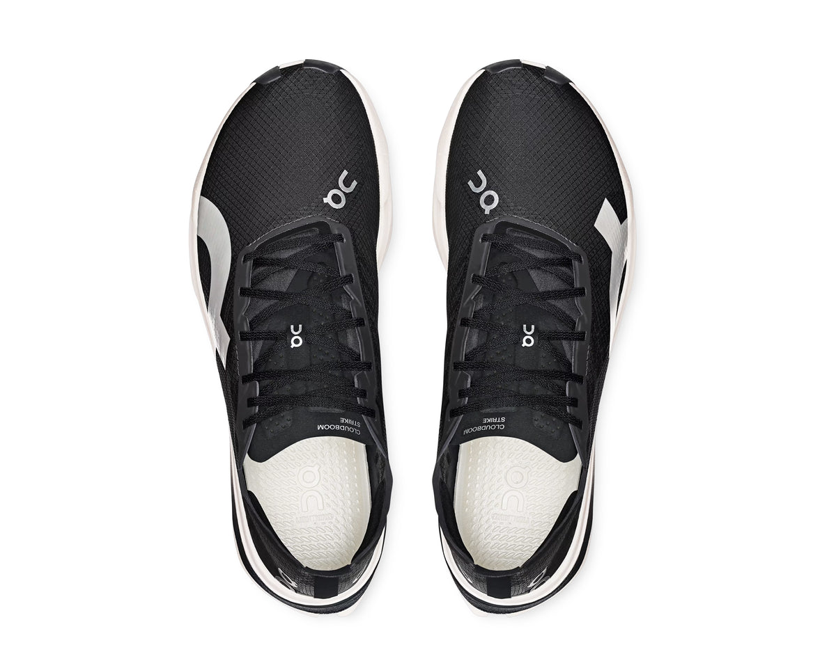 Tenis de pavimento ON Cloudboom Strike para hombre