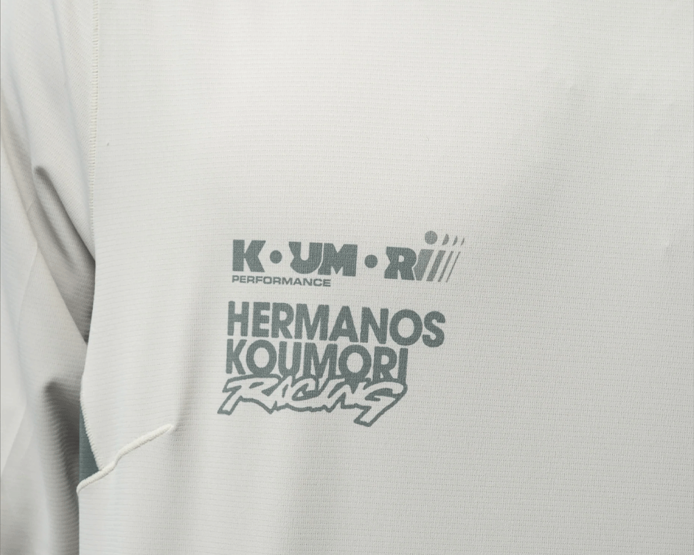 Playera de algodón Hermanos Koumori LS AOP Light Training