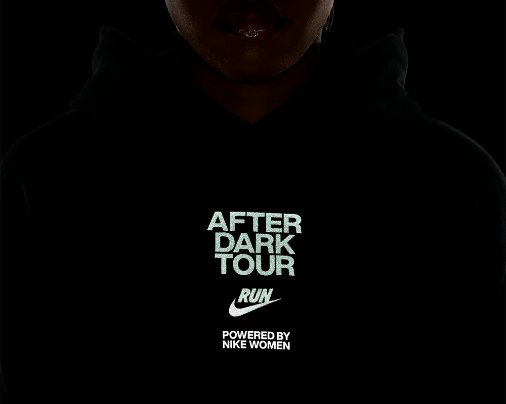 Nike Studio Fleece  "After Dark Tour" Mujer