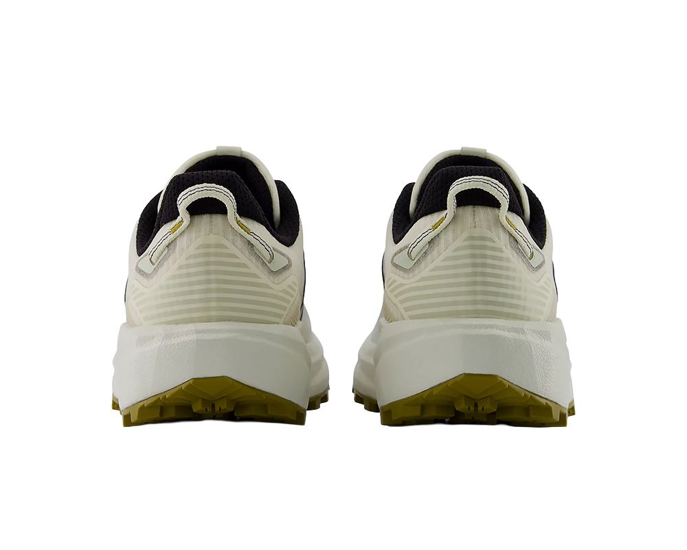 Tenis de montaña New Balance FuelCell Rebel Trail para mujer