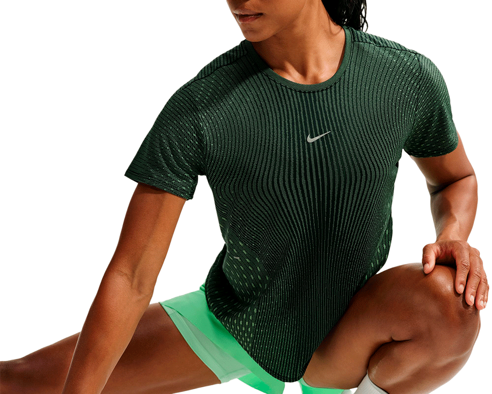 Playera de correr de manga corta Nike Swift Aero-FIT Mujer
