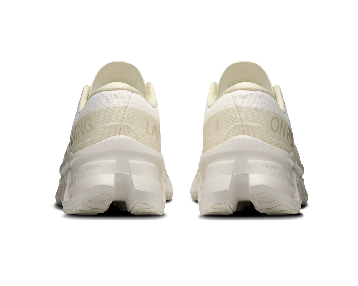 Tenis de pavimento ON Cloudmonster 3 LN1 para mujer