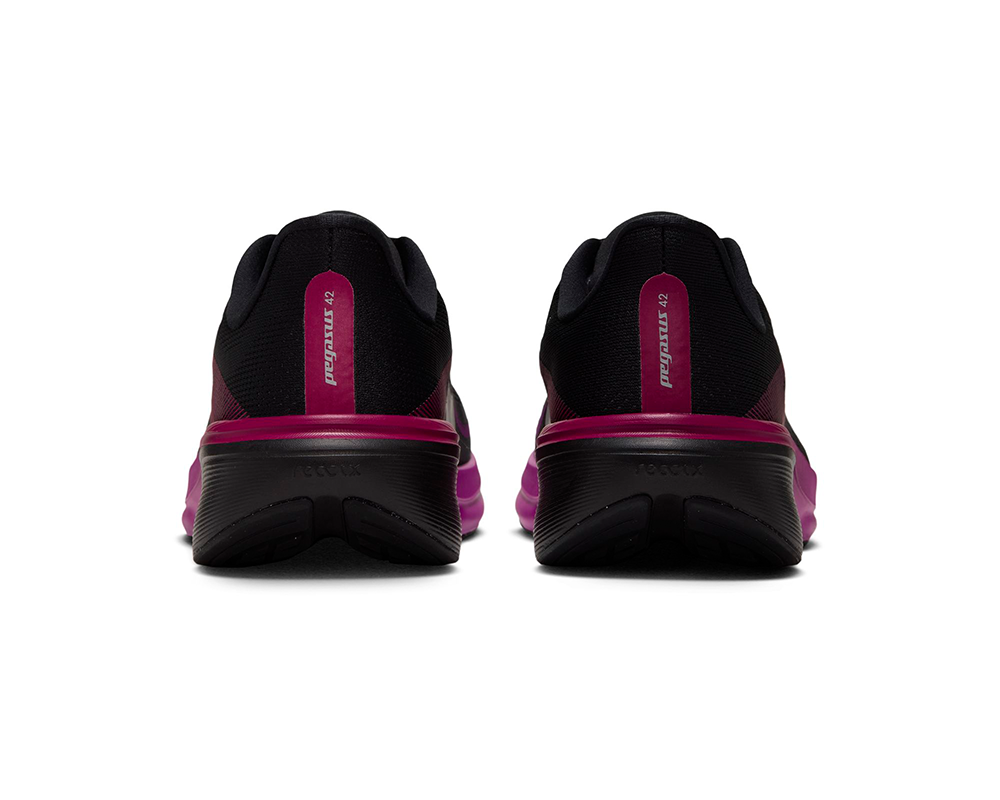 Tenis de pavimento Nike Pegasus 42 para mujer