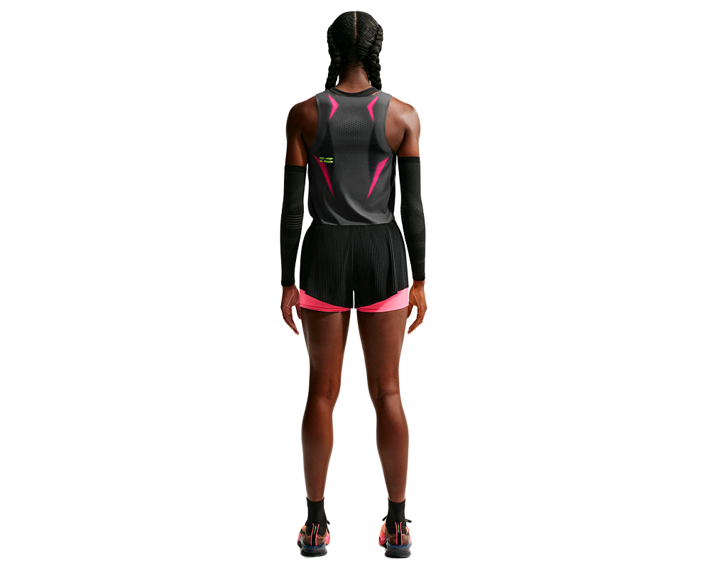 Playera deportiva Nike AeroSwift Mujer