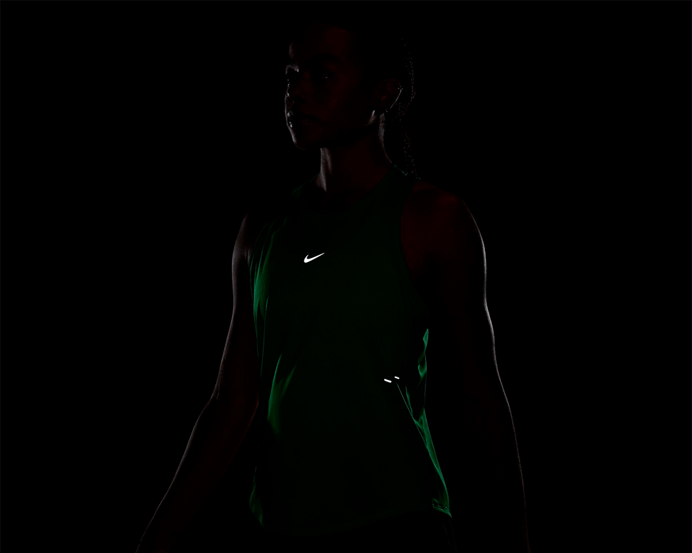 Camiseta de tirantes Nike Swift Aero-FIT Mujer