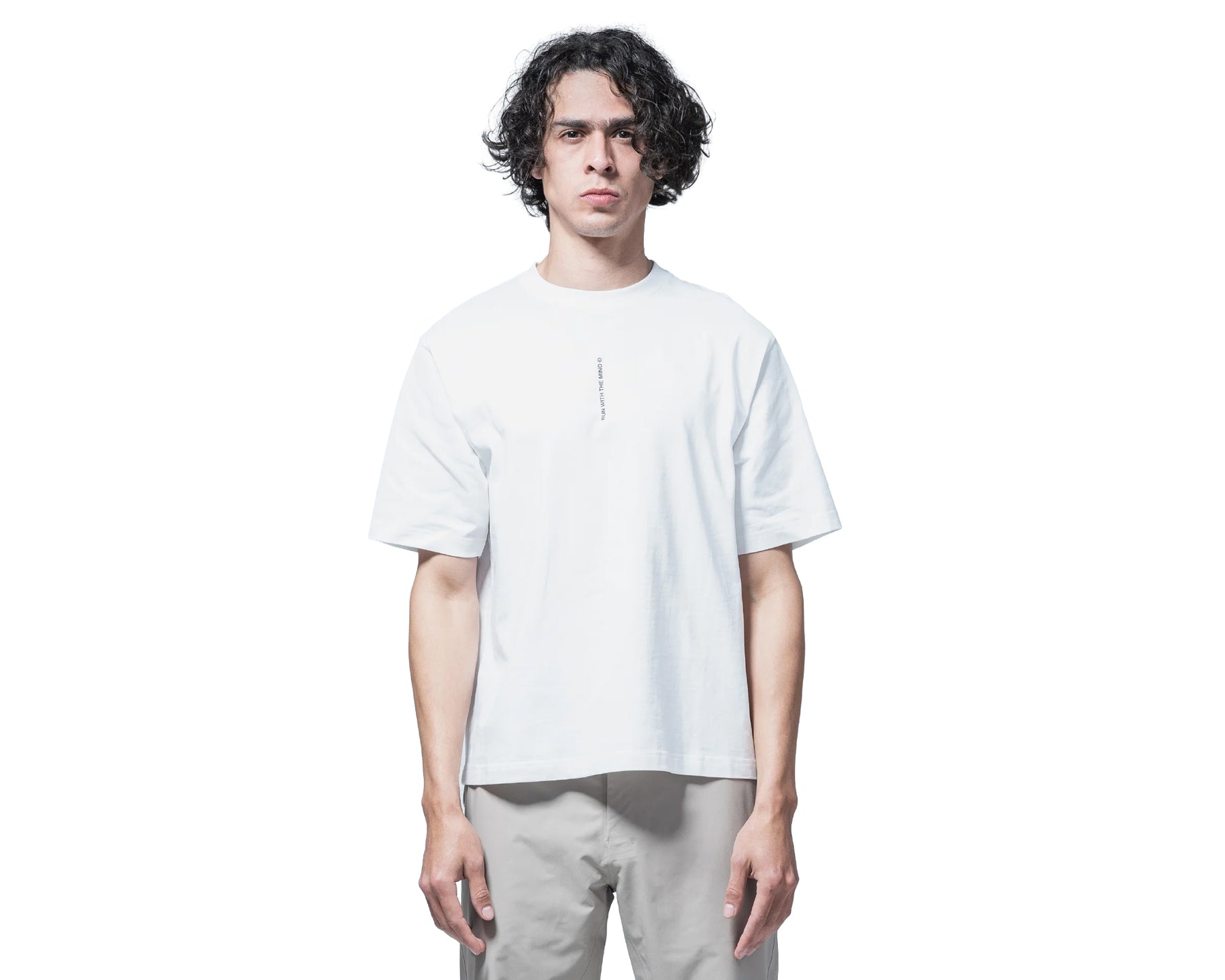 Hermanos Koumori Playera Shade Runner Regular Blanca - Hombre