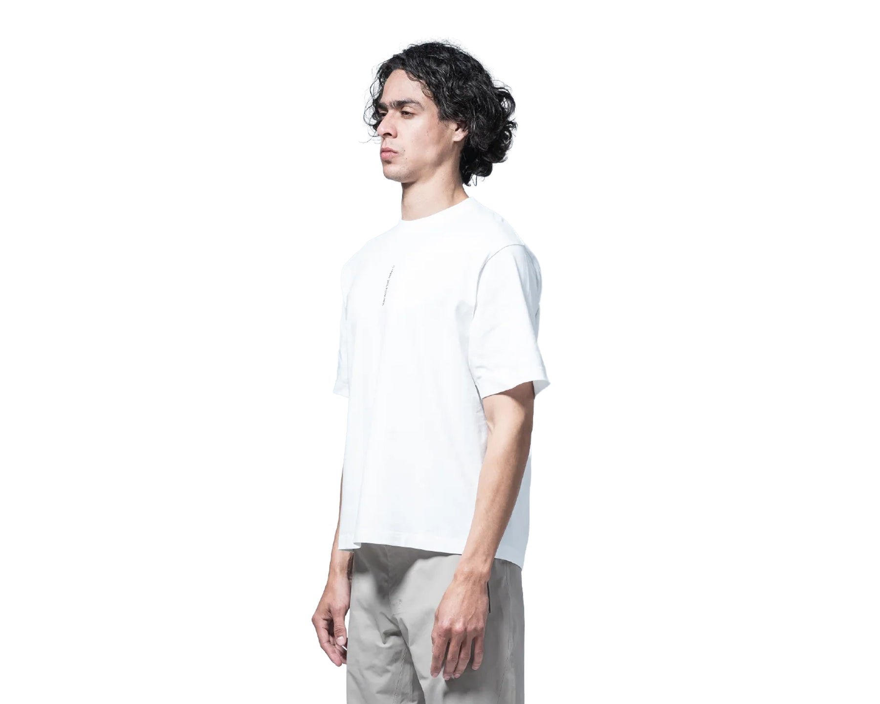 Hermanos Koumori Playera Shade Runner Regular Blanca - Hombre