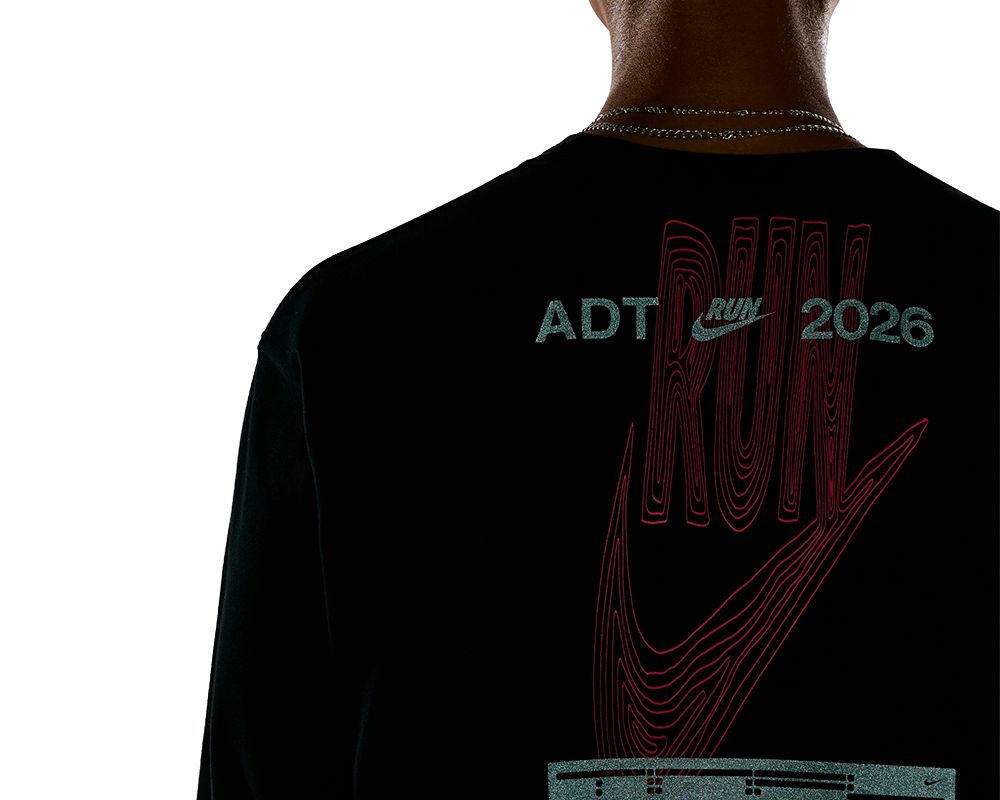 Playera Nike After Dark Tour Manga Larga Mujer