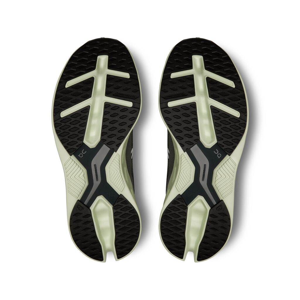 Cloudeclipse · Mujer