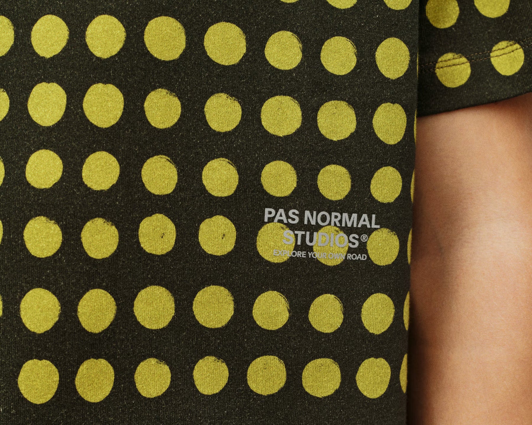 PAS NORMAL STUDIOS Off-Race Graphic T-Shirt Mud - Hombre