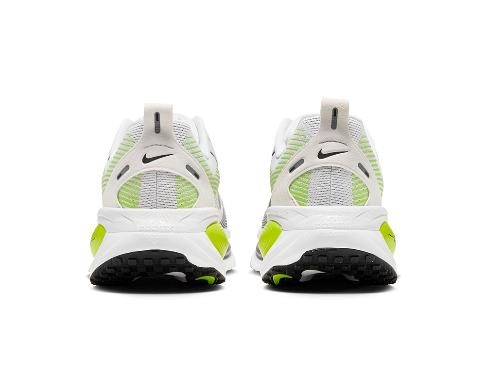 Tenis de pavimento Nike Vomero 18 para hombre