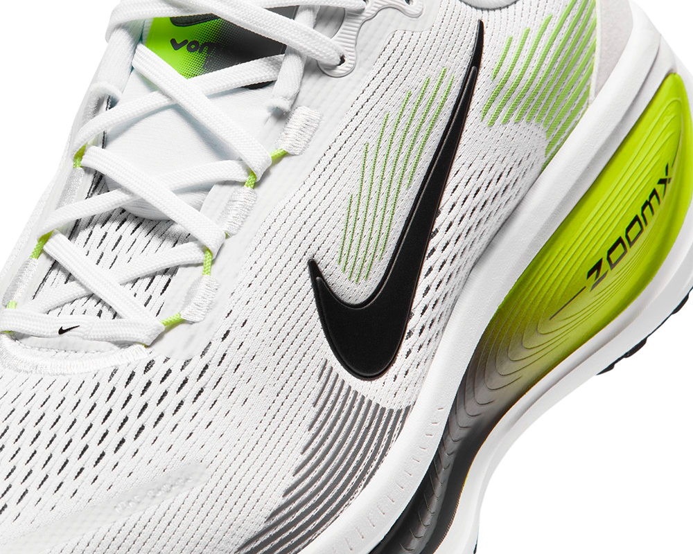 Tenis de pavimento Nike Vomero 18 para hombre