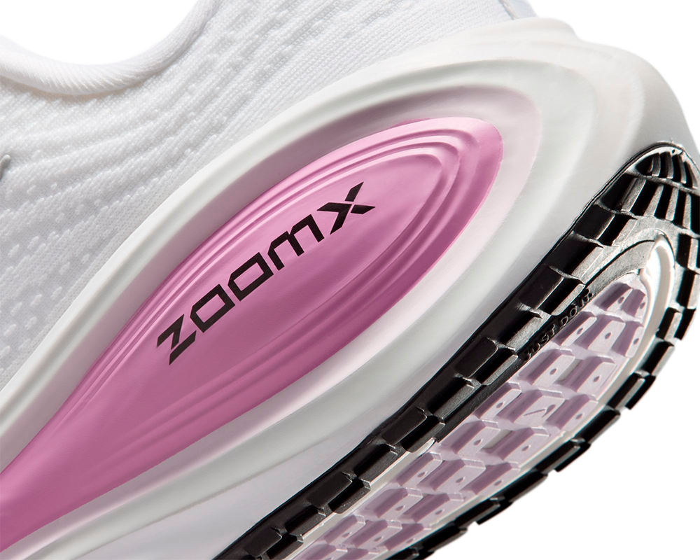 Tenis de pavimento Nike Vomero Plus para mujer