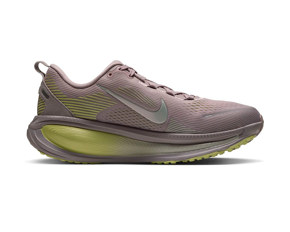 Tenis de pavimento Nike Vomero 18 para mujer