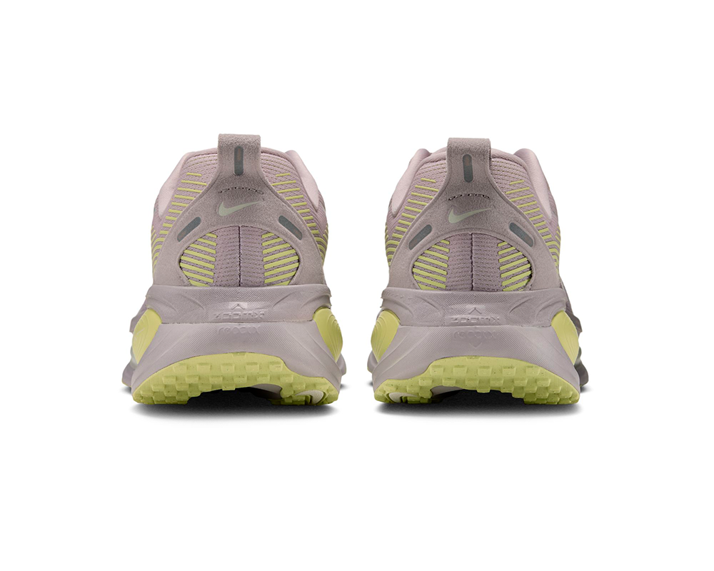 Tenis de pavimento Nike Vomero 18 para mujer