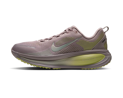 Tenis de pavimento Nike Vomero 18 para mujer