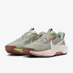 Nike Pegasus Trail 5 · Mujer