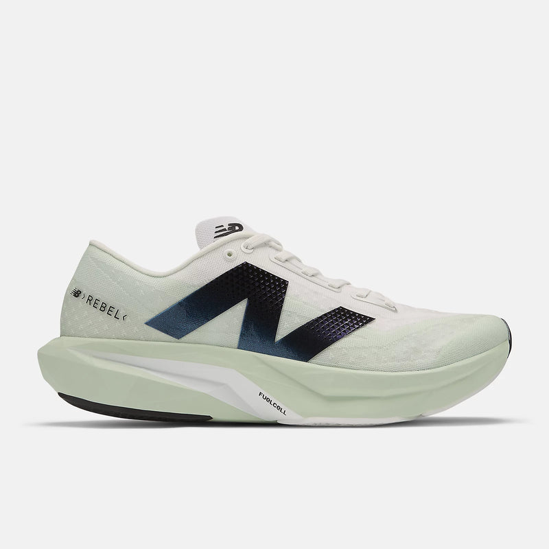 New Balance FuelCell Rebel v4 · Hombre