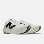 New Balance FuelCell Rebel v4 · Hombre