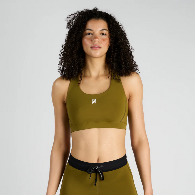 Stamina Scoop Neck Run Bra · Mujer